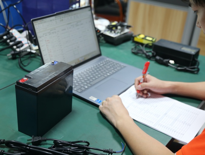 Custom battery charger ODM requirement analysis covering battery voltage, BMS, connector and AC input before design.