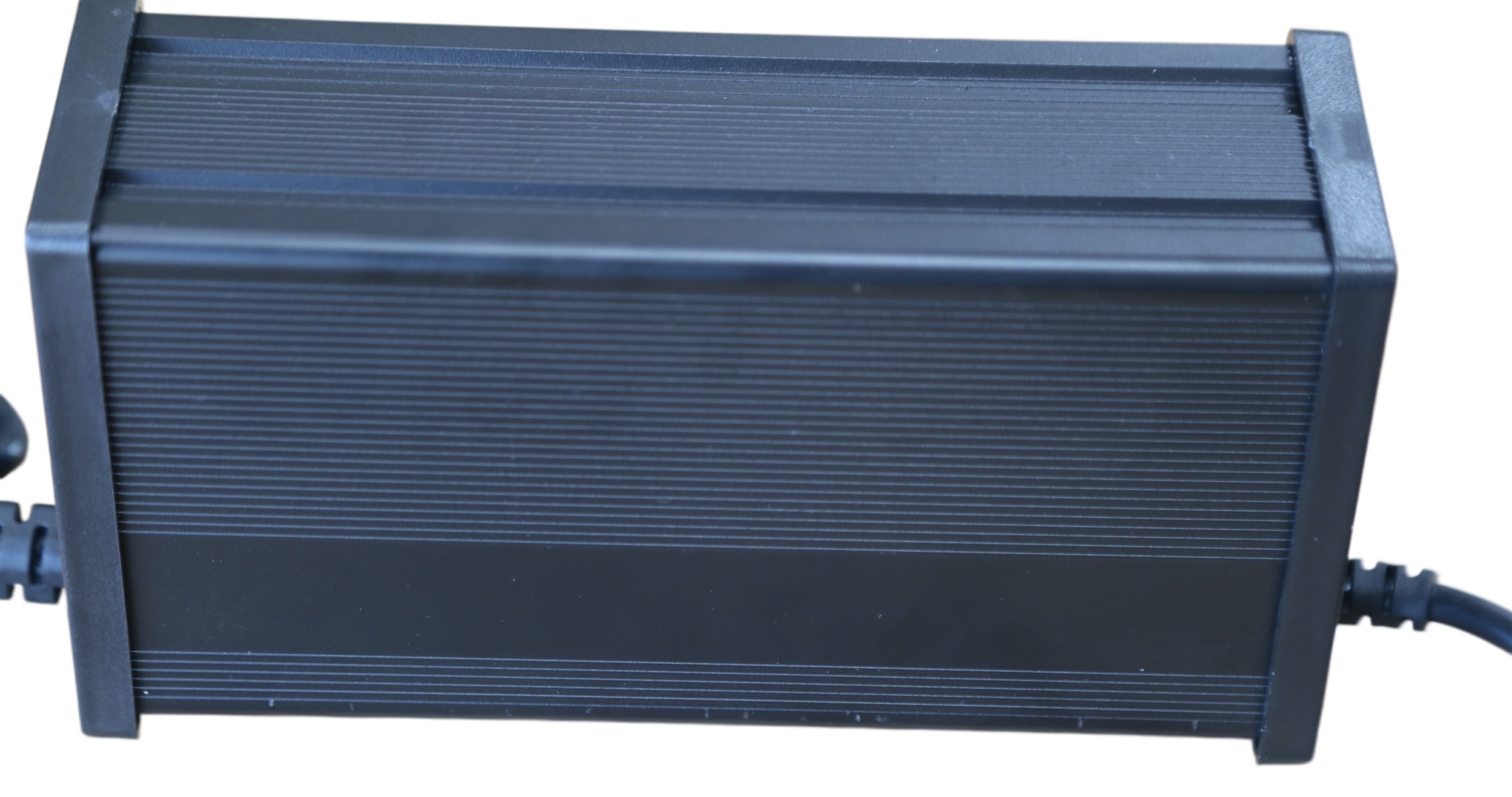 Linjia 48V 10A lithium E-rickshaw charger for OEM projects, matched to battery configuration and BMS limits.