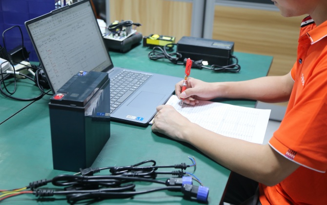 Battery charger manufacturer project review covering battery, BMS, connector, AC input and market requirements. 