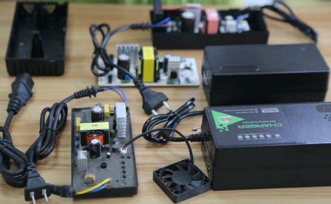 Battery charger PCBA and fan cooling configurations for OEM product customization
