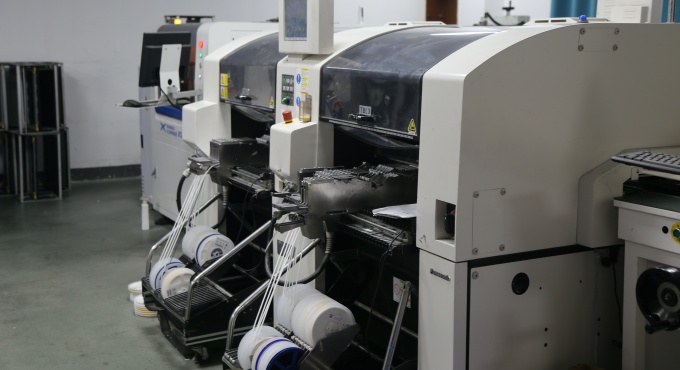 SMT pick-and-place line for battery charger PCBA production