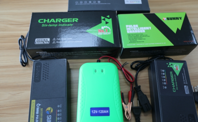 Custom OEM battery chargers with different housings, colors, labels, packaging and connector options
