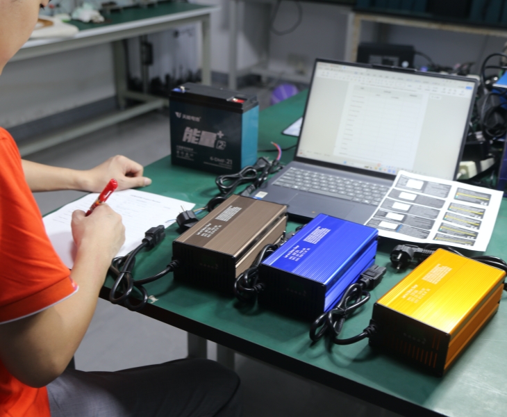 Custom OEM battery charger project review covering battery specifications, BMS, connectors and target-market requirements. 
