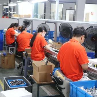 Semi-automated final assembly at Linjia’s battery charger factory for repeatable production of approved OEM configurations.
