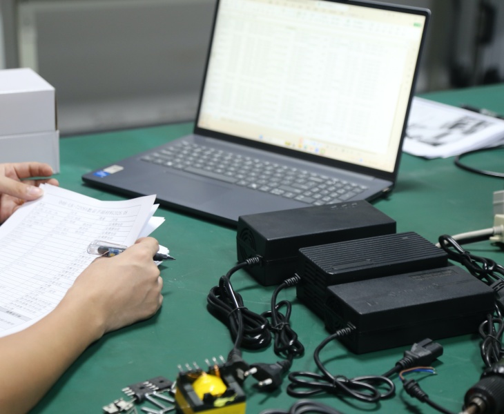 Linjia OEM battery charger technical support reviews field issues using batch records, test data and cause analysis. 
